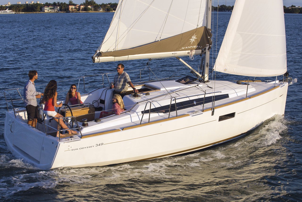 Sun Odyssey 349 Joy Division, Foto 3