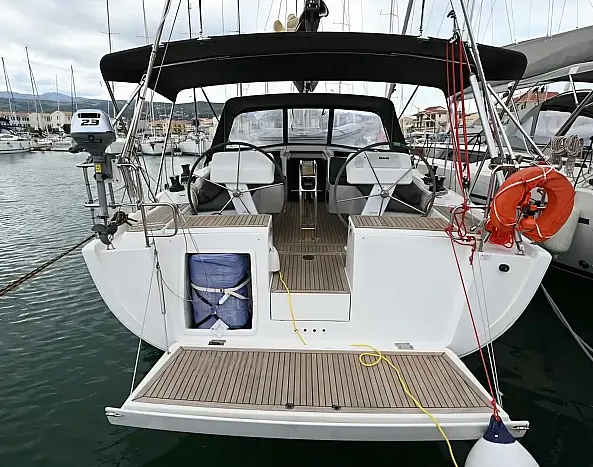 Hanse 458  Top image