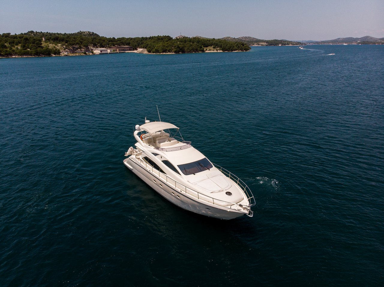 Aicon 56 Fly „Senza Parole“ als Charteryacht