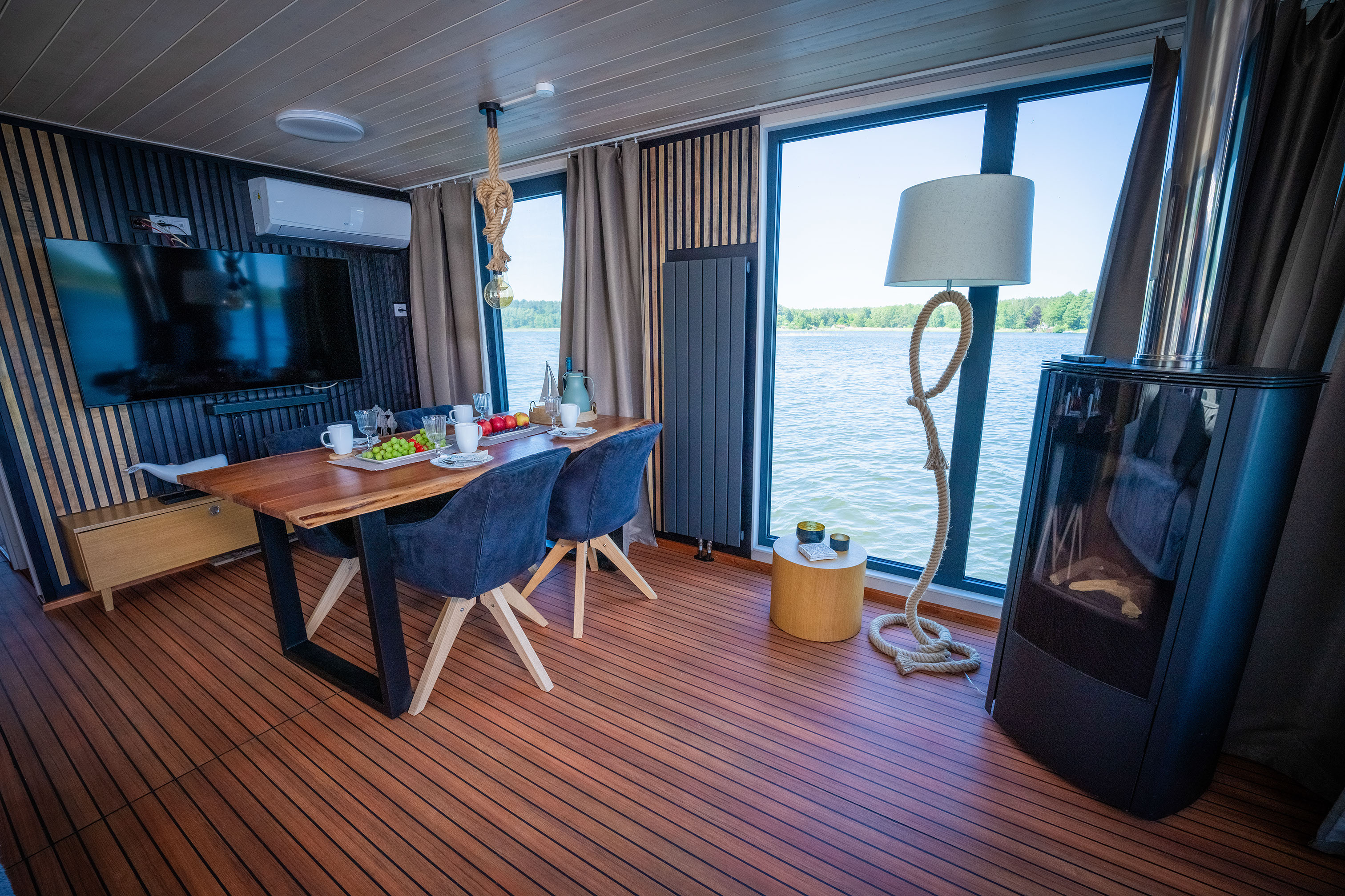 Woma D13 „Ariella“ als Charteryacht