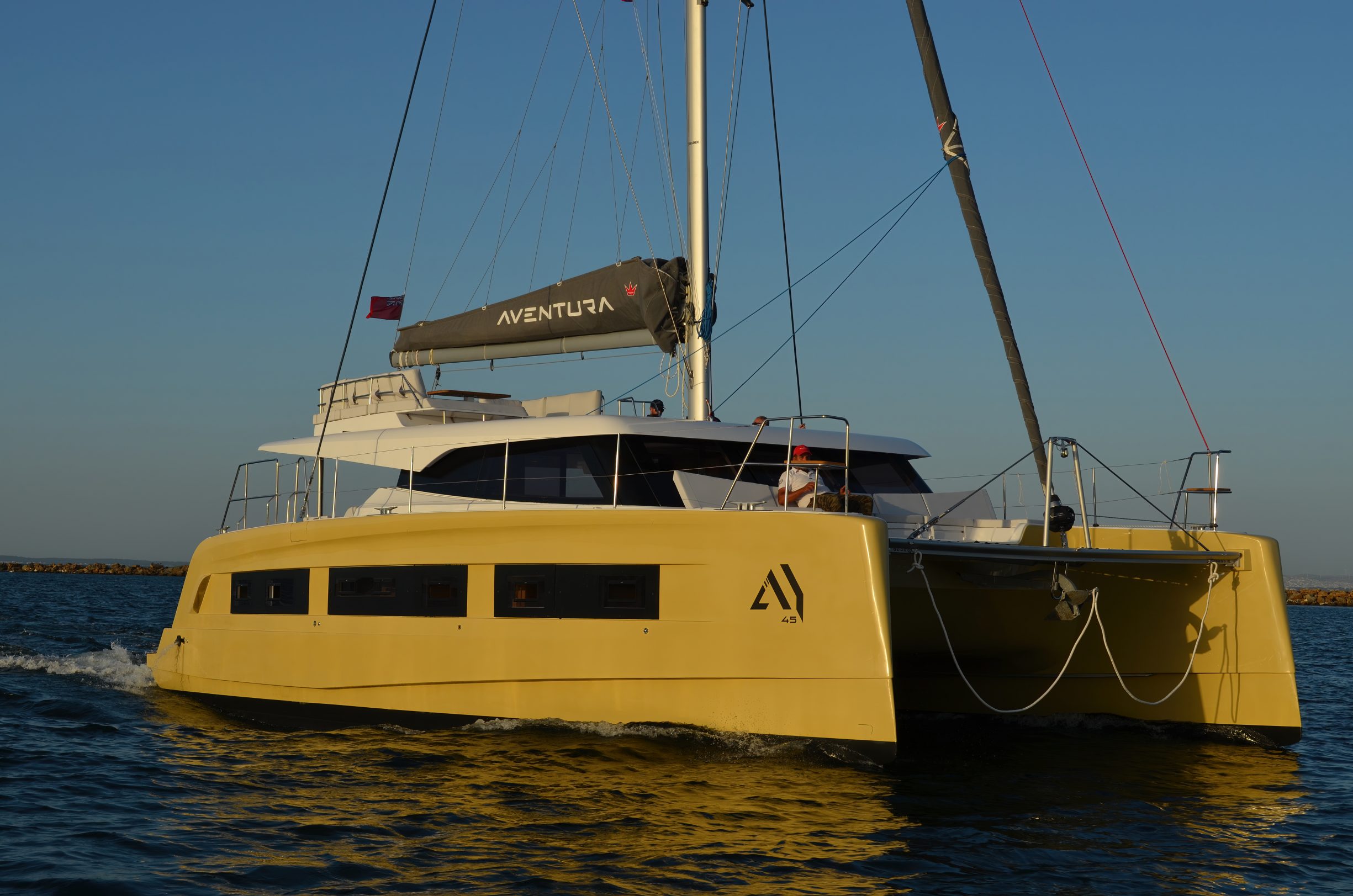 Aventura 45 Top image