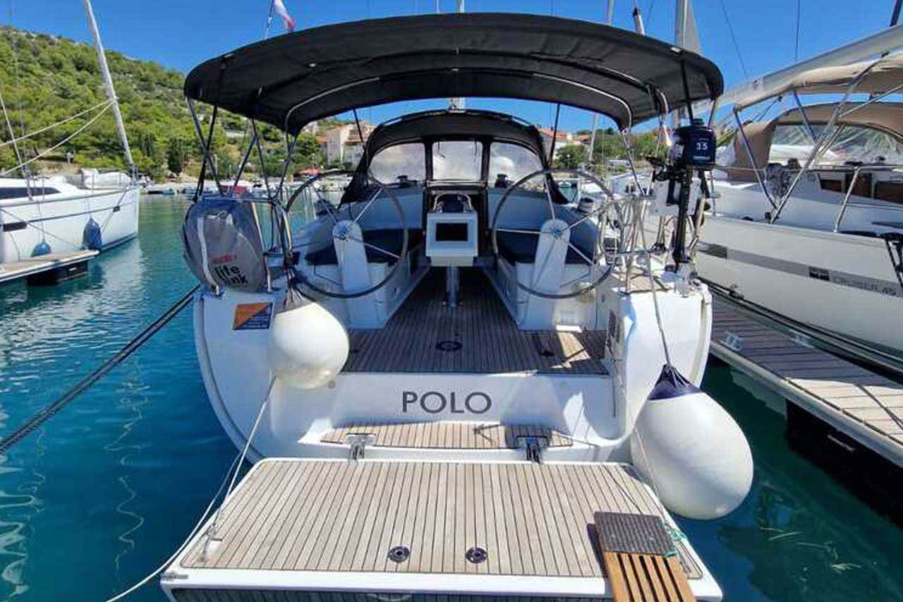Bavaria Cruiser 37  Top image