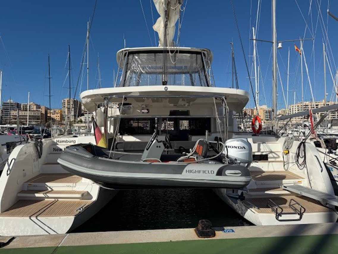 Lagoon 46  Top image