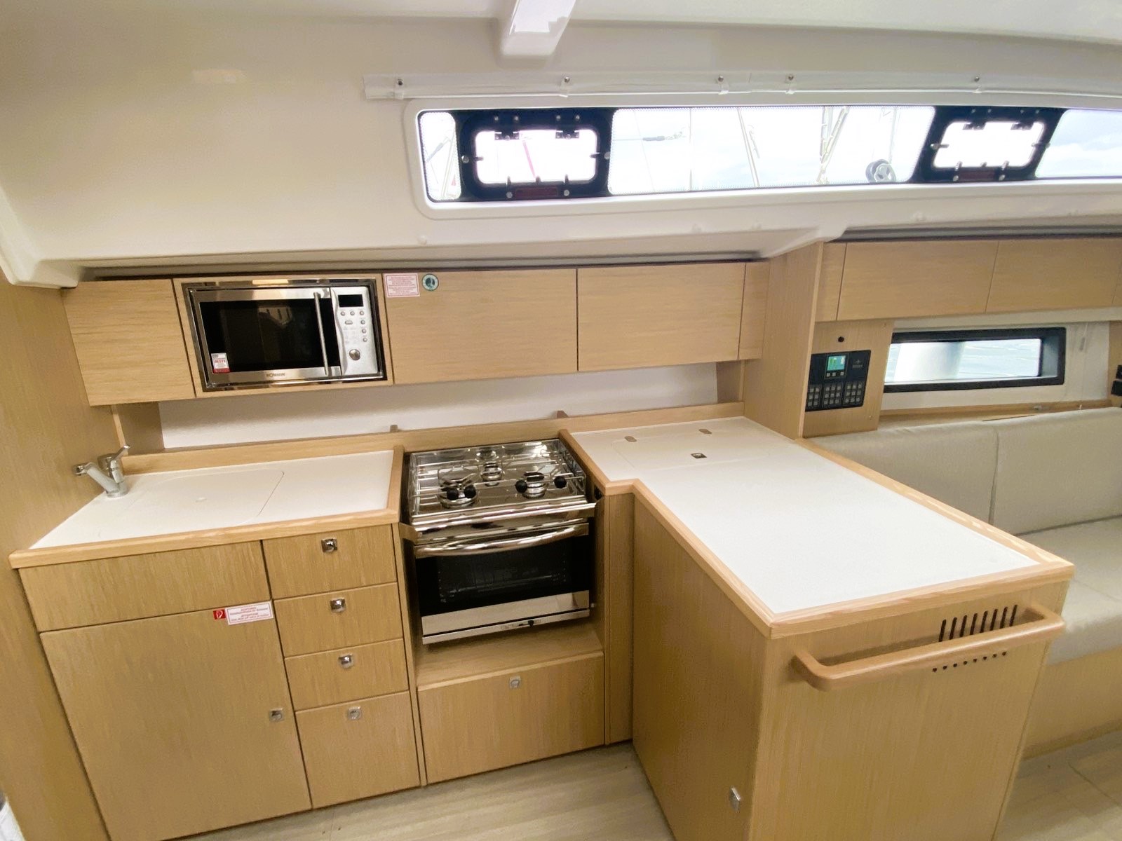 Bavaria C42 Christos, Foto 4