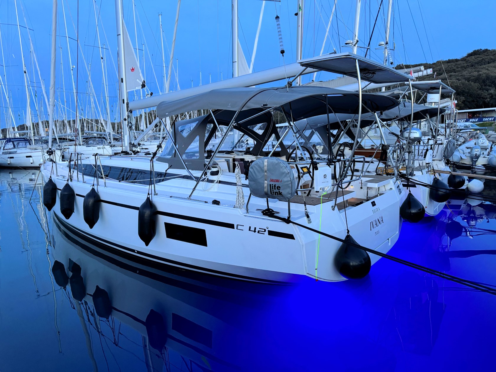 Bavaria C42 Ivana, Foto 3