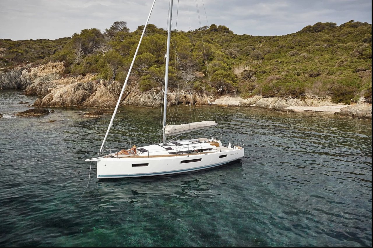 Sun Odyssey 440  Top image