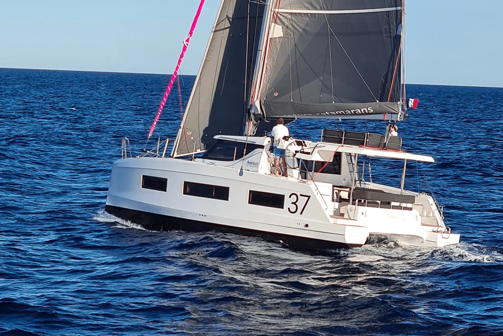 Aventura 37 Top image