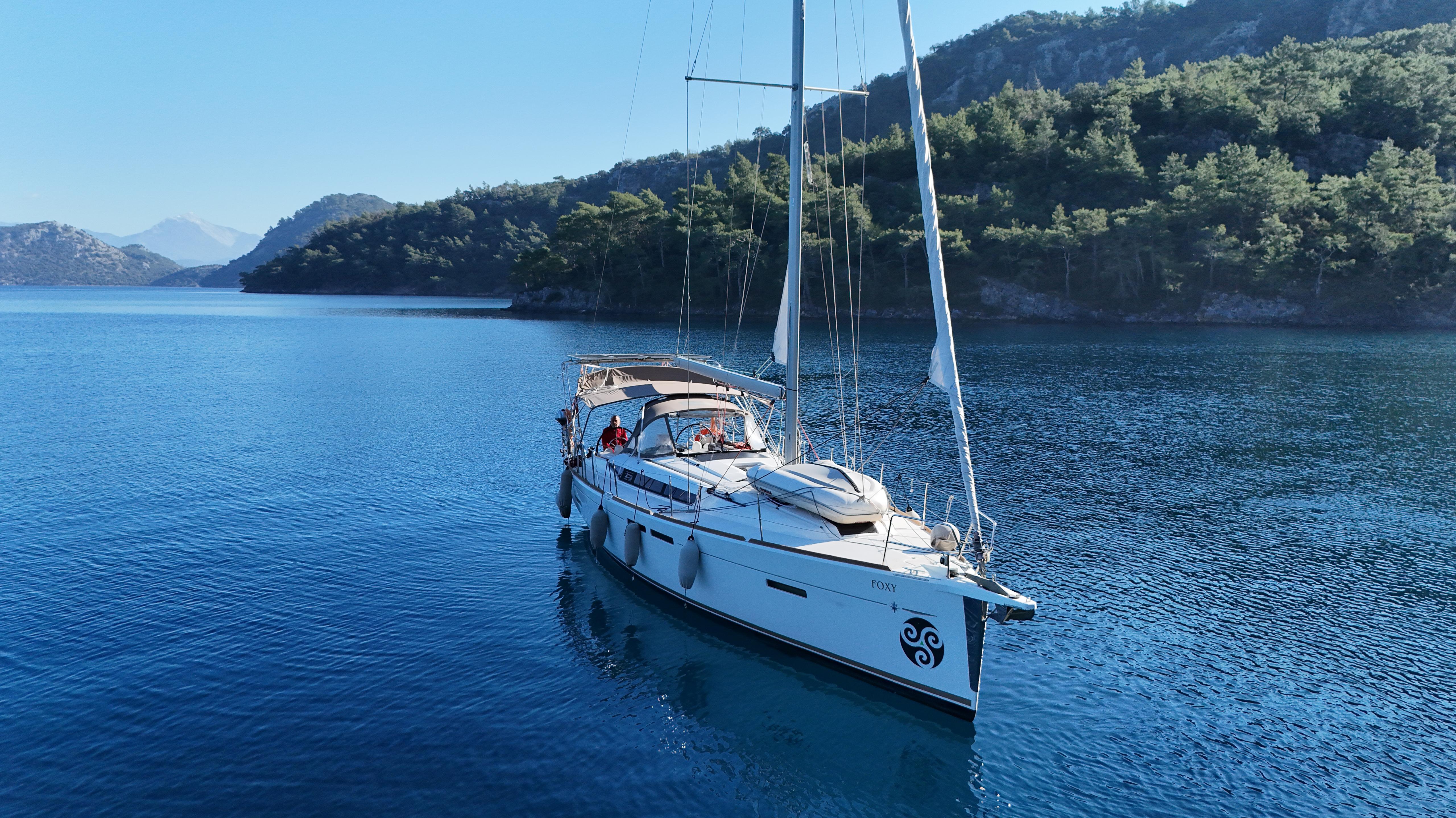 Sun Odyssey 419 (3 cab/2wc) „Foxy“ als Charteryacht