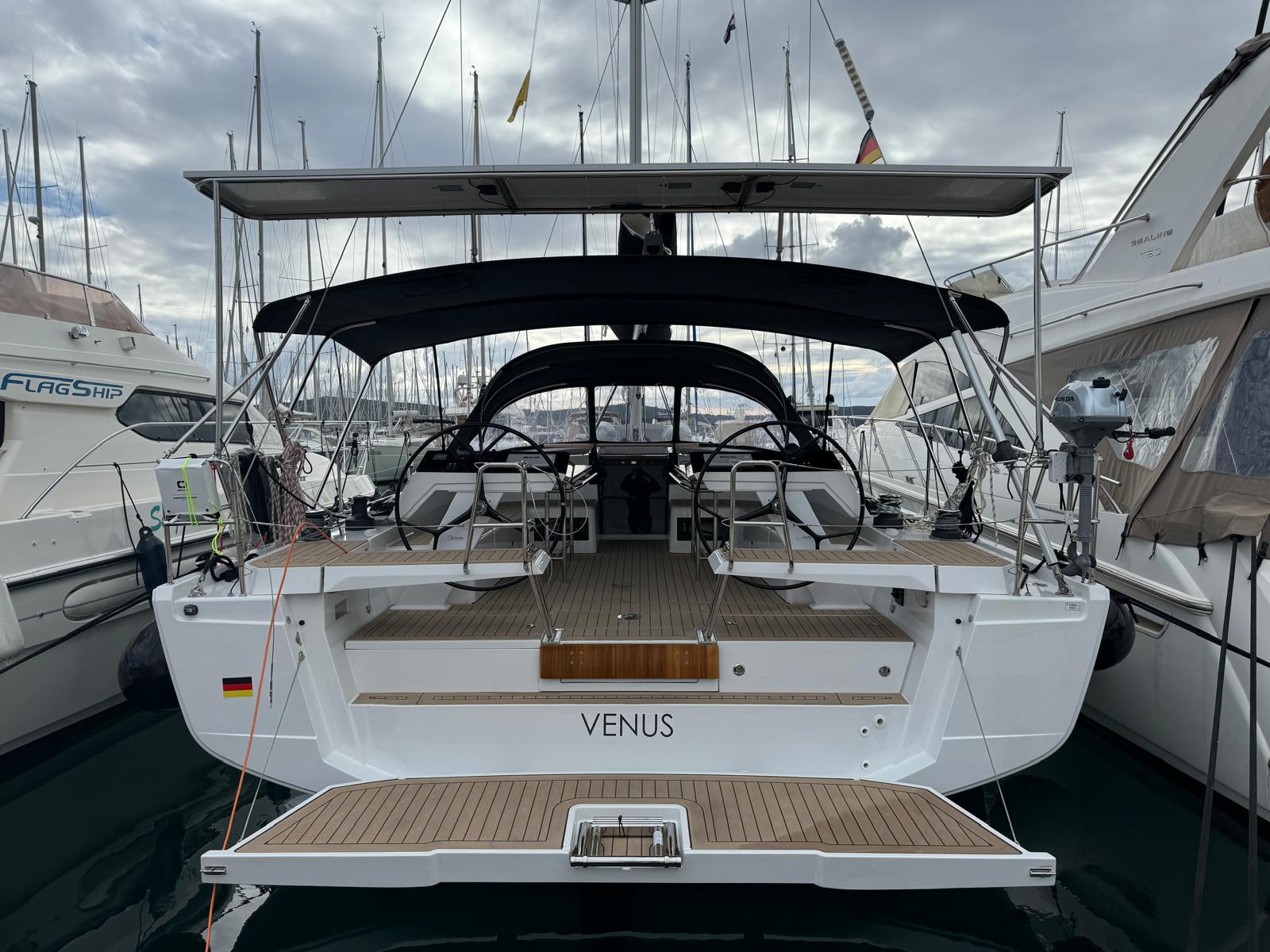 Hanse 460 - 4 cab. Top image