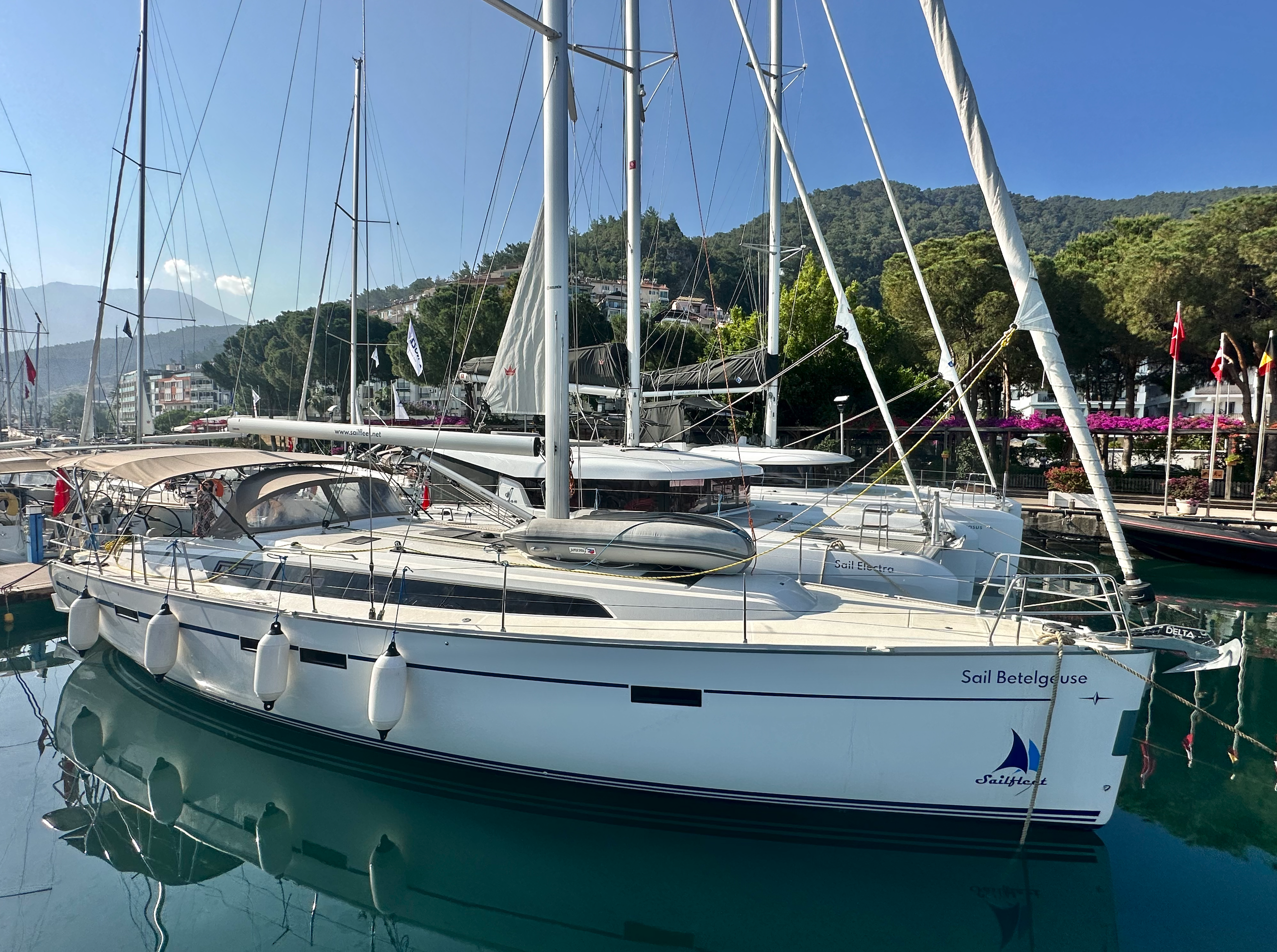Bavaria Cruiser 46 (4 cab/3WC) „Sail Betelgeuse“ als Charteryacht
