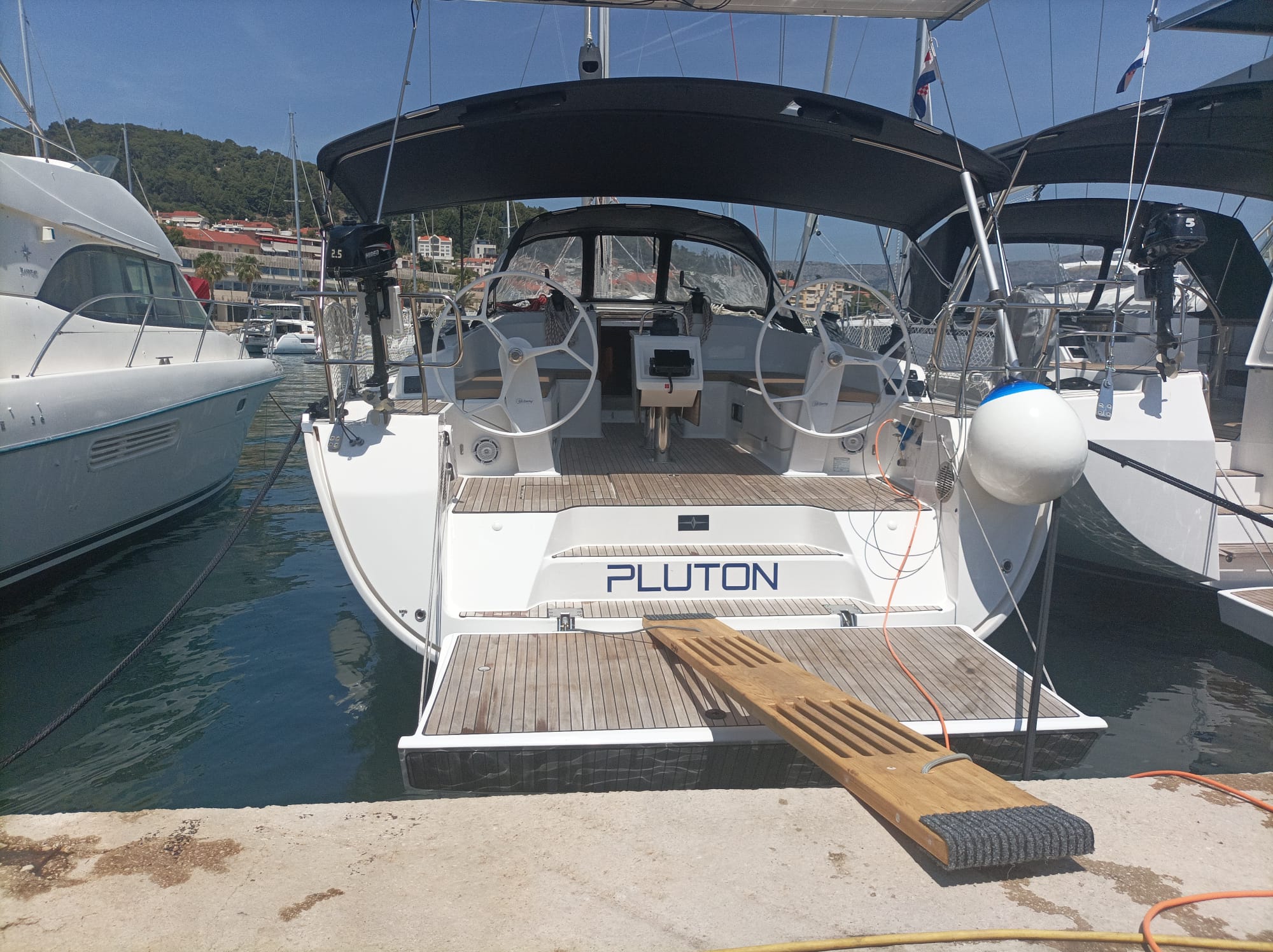 Bavaria Cruiser 46  Top image