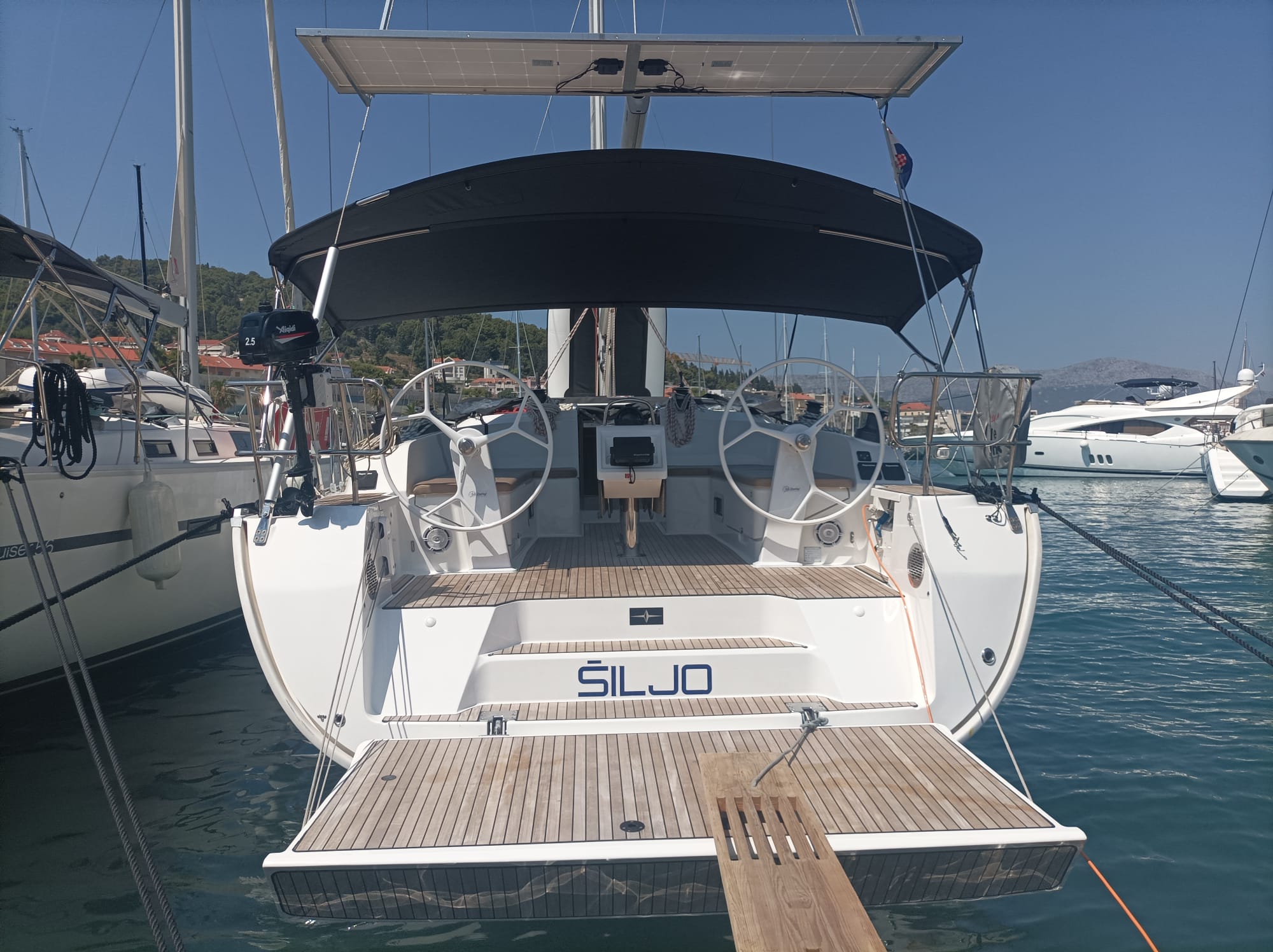 Bavaria Cruiser 46  Top image
