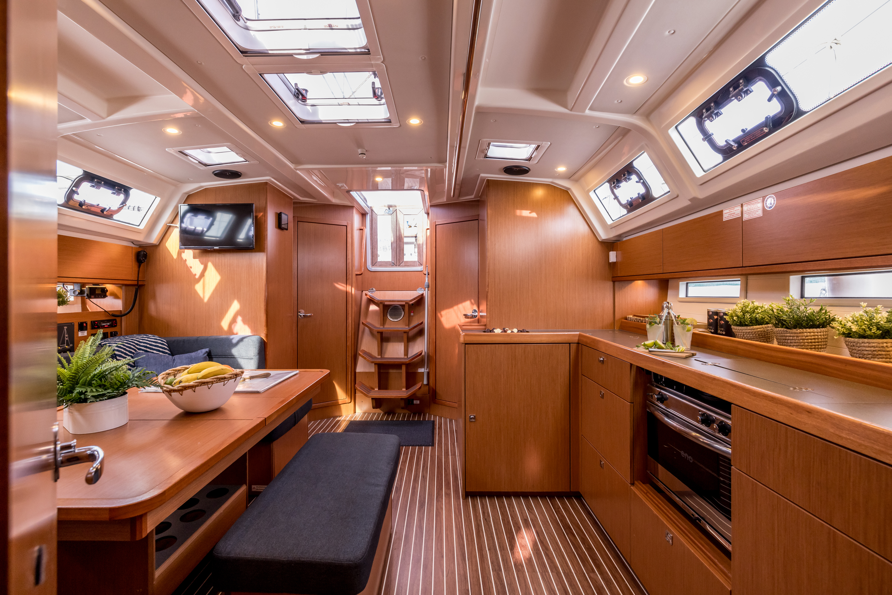 Bavaria Cruiser 46 (4 cab/3WC) „Sea Sparkle“ als Charteryacht