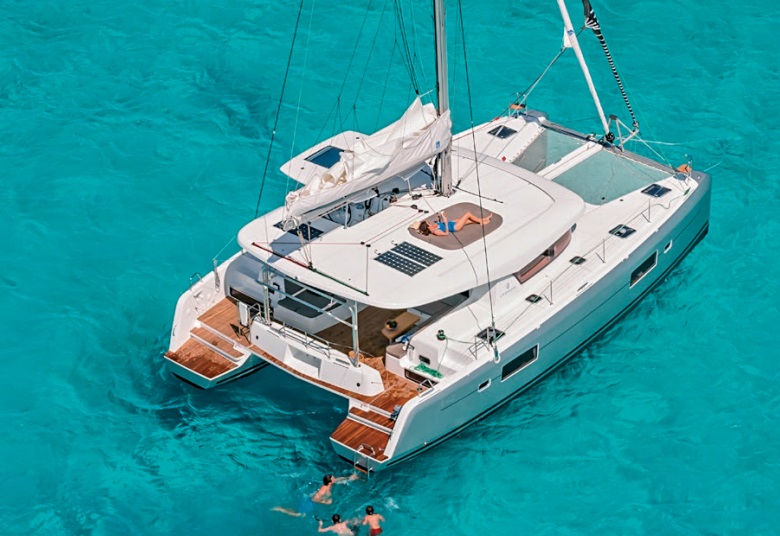 Lagoon 42 (4+2cab/4wc) „Sail Proteus“ als Charteryacht