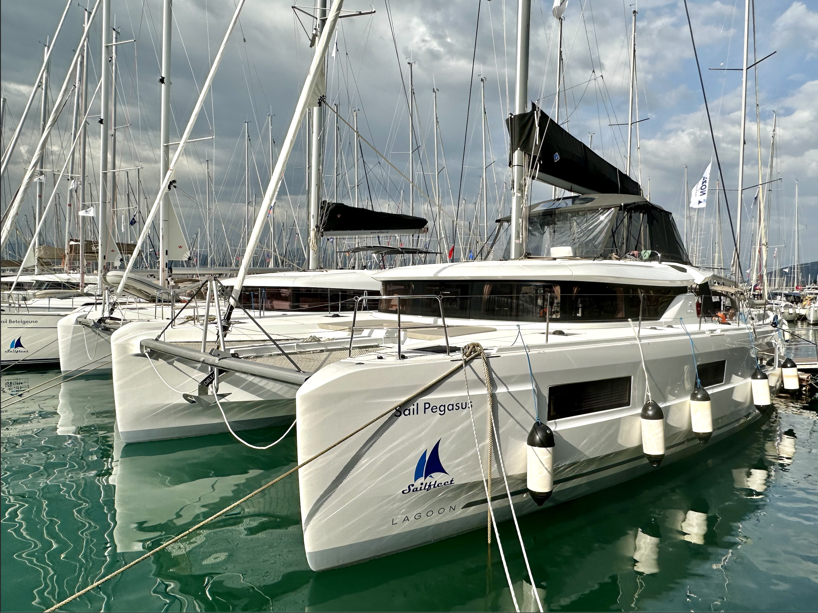 Lagoon 46 (4+1cab) „Sail Pegasus“ als Charteryacht
