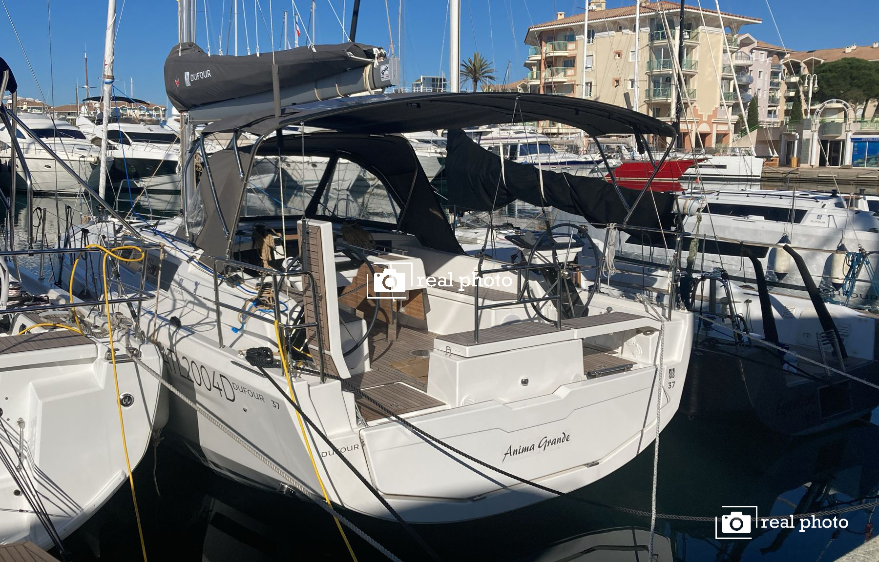 Dufour 37 Top image