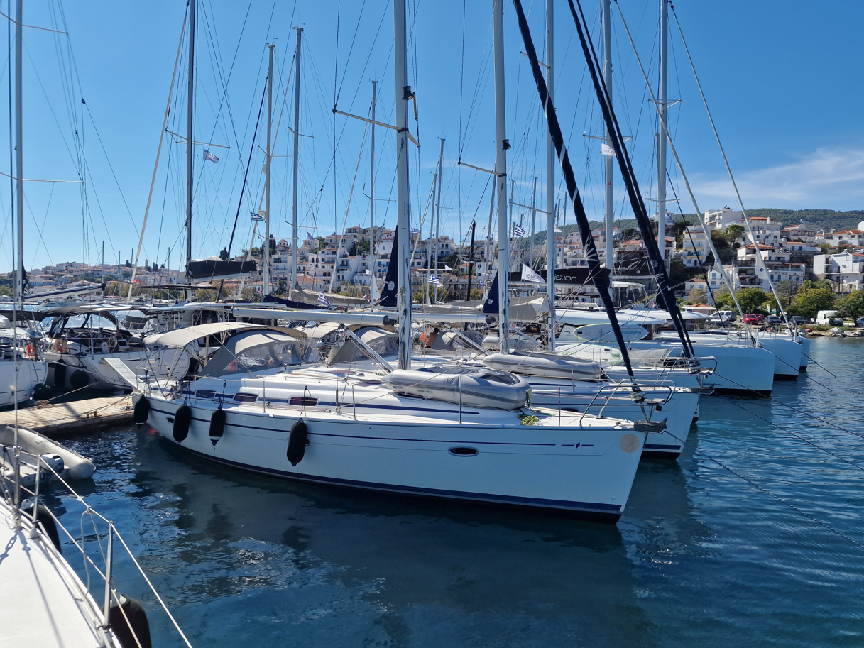 Bavaria 39 Cruiser Top image