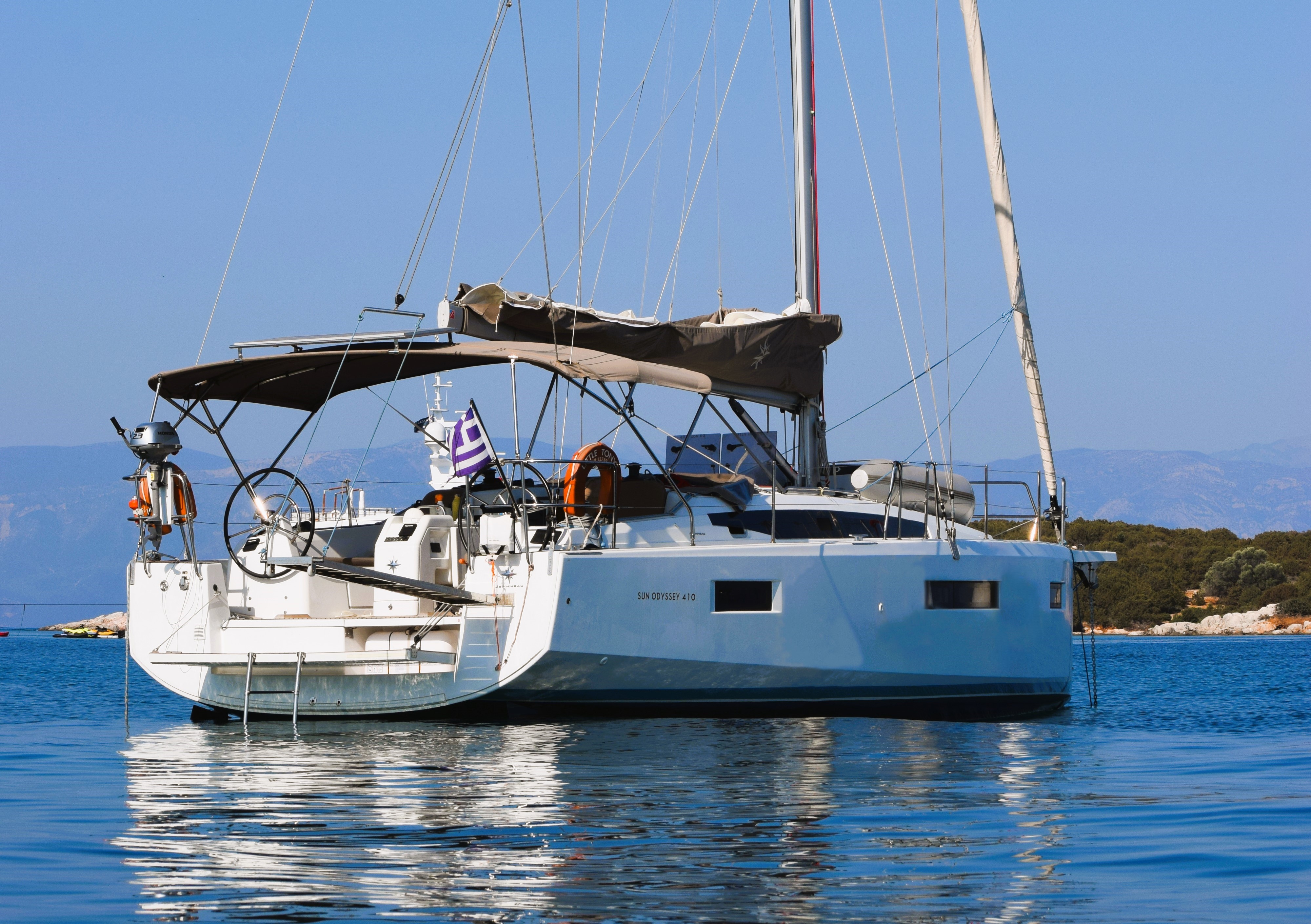Sun Odyssey 410  Top image