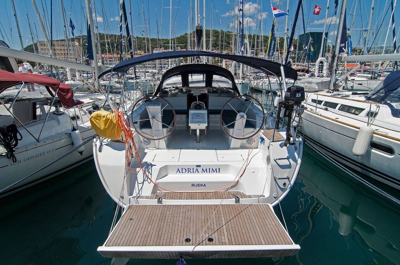 Bavaria Cruiser 46  Top image