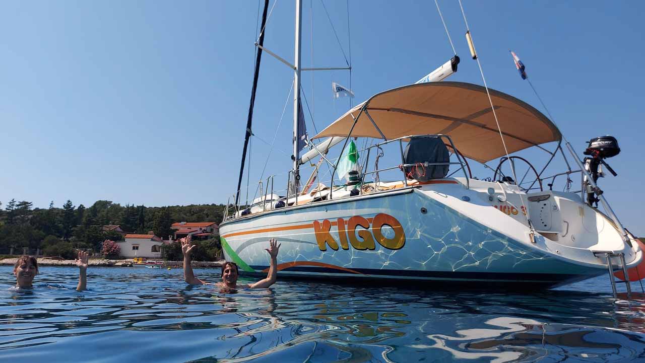 Bavaria 44 Top image