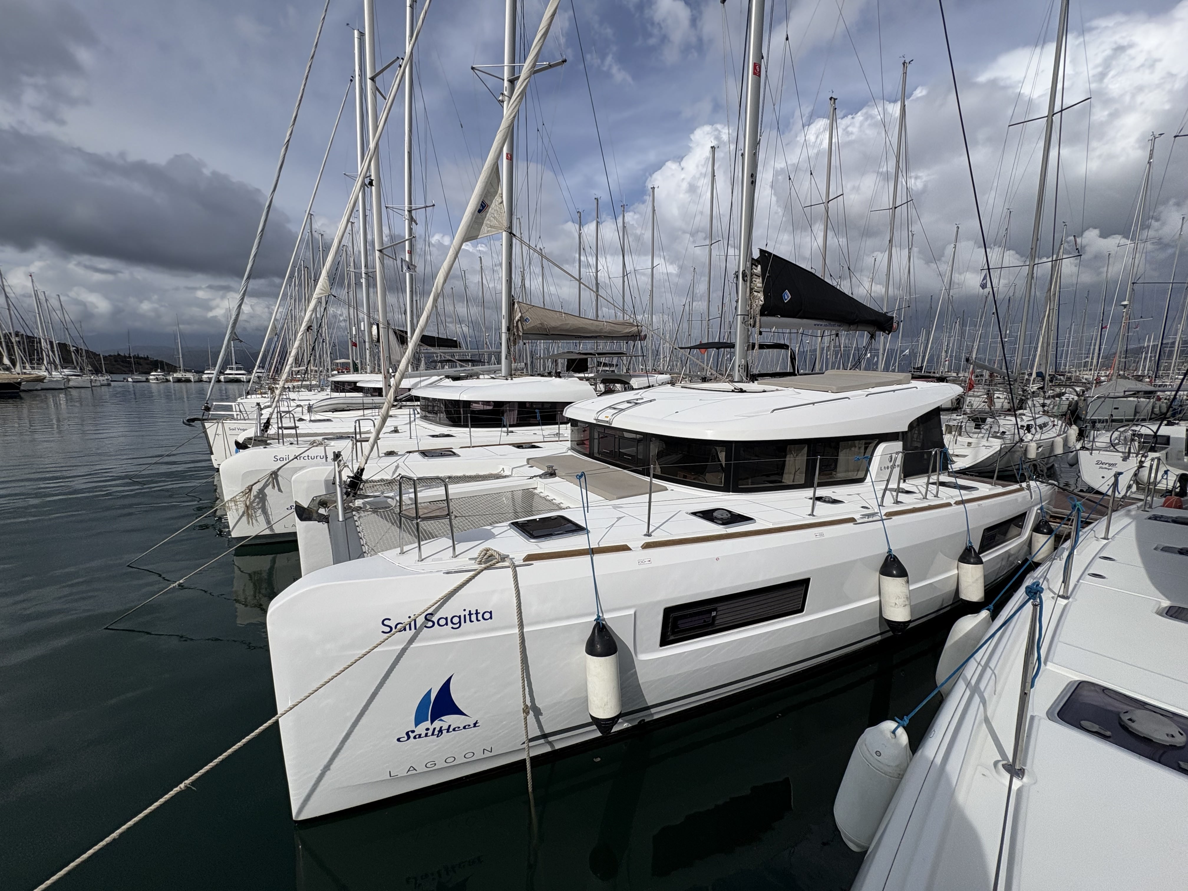 Lagoon 40 (4+2Cab/4wc) „Sail Sagitta“ als Charteryacht