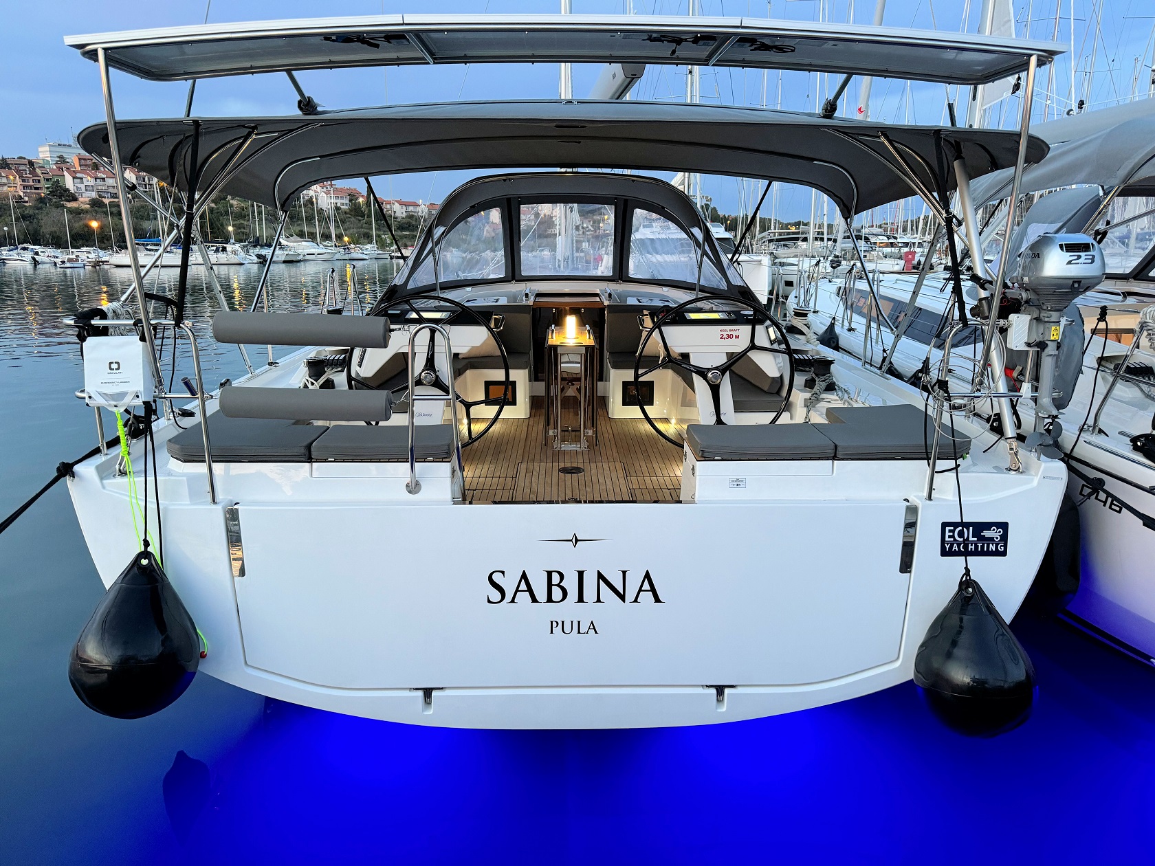 Bavaria C46 Top image