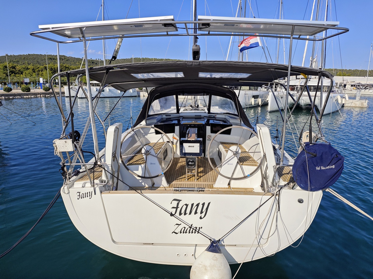 Hanse 388 Top image