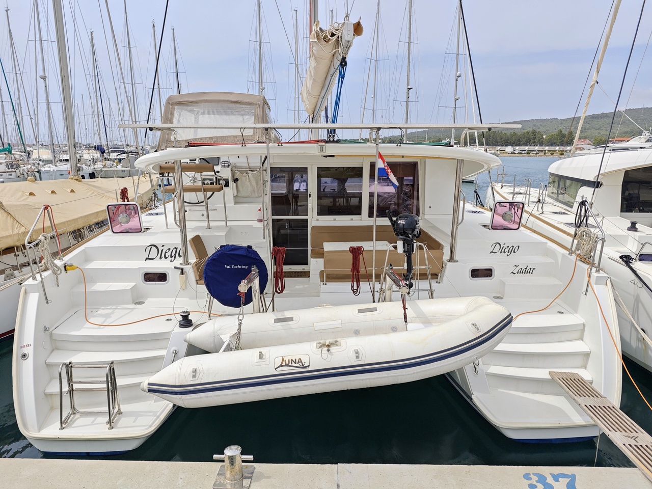 Lagoon 400 S2  Top image