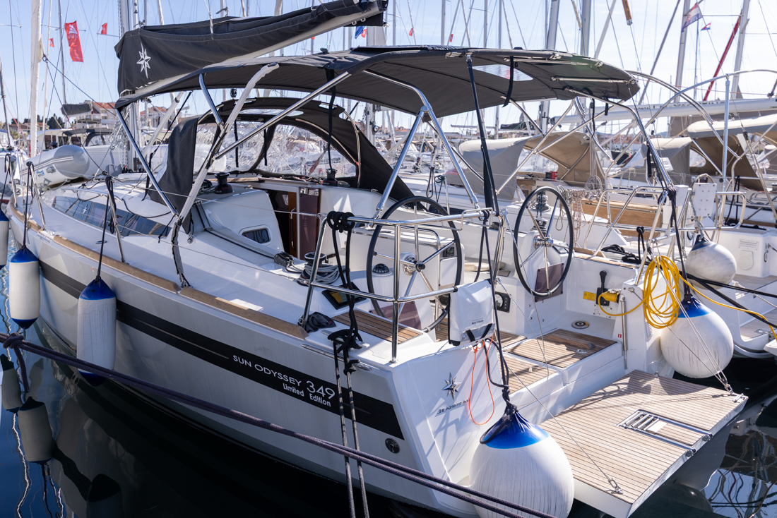 Sun Odyssey 349  Top image