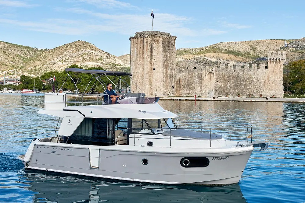Swift Trawler 30 „Odysseus“ als Charteryacht