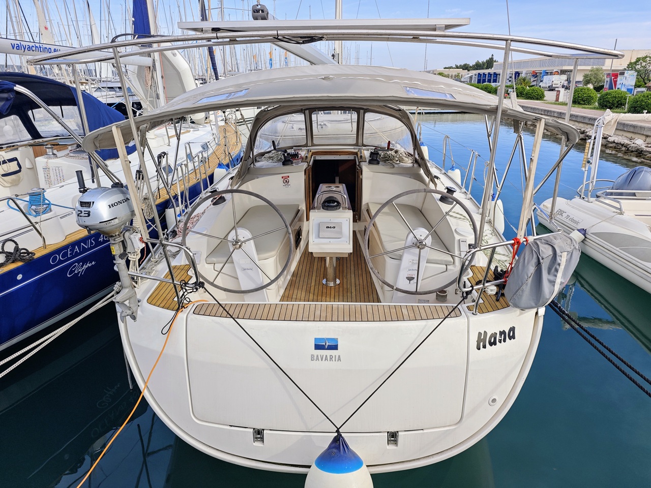 Bavaria Cruiser 37  Top image