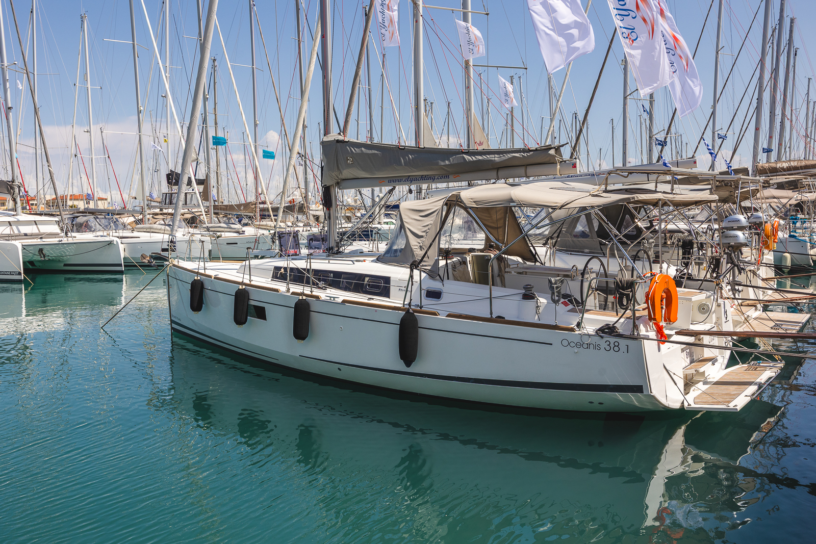 Oceanis 38.1  Top image