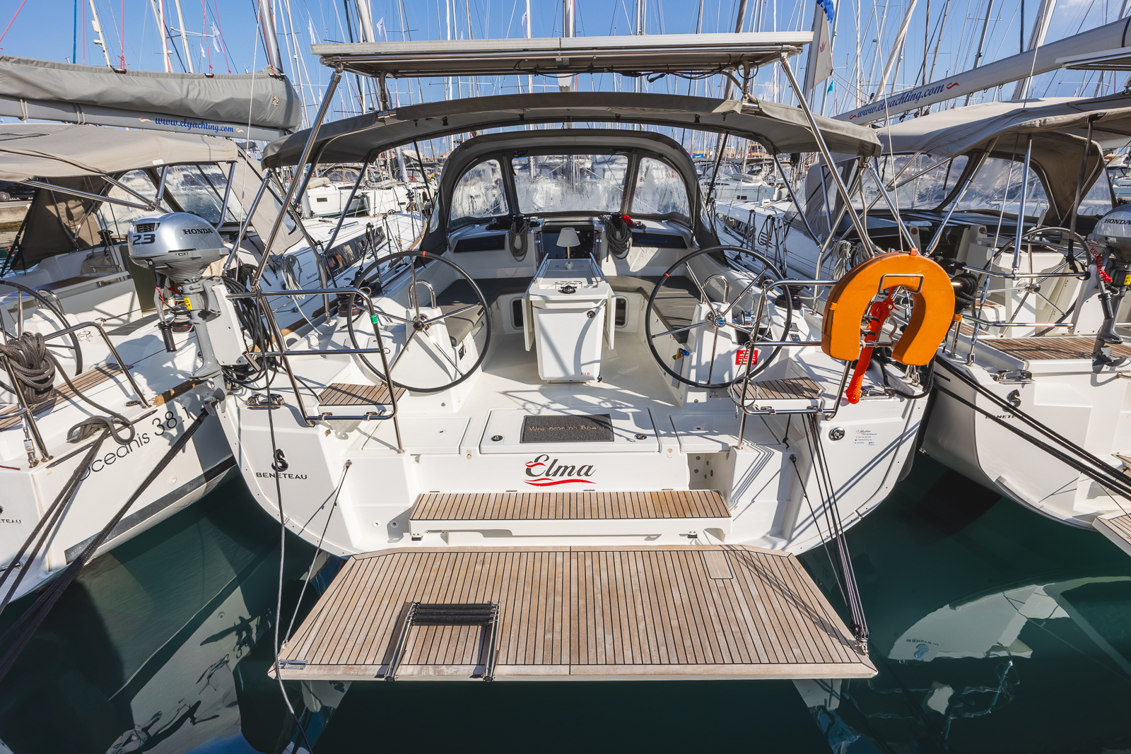 Oceanis 40.1 - 3 cab. Top image