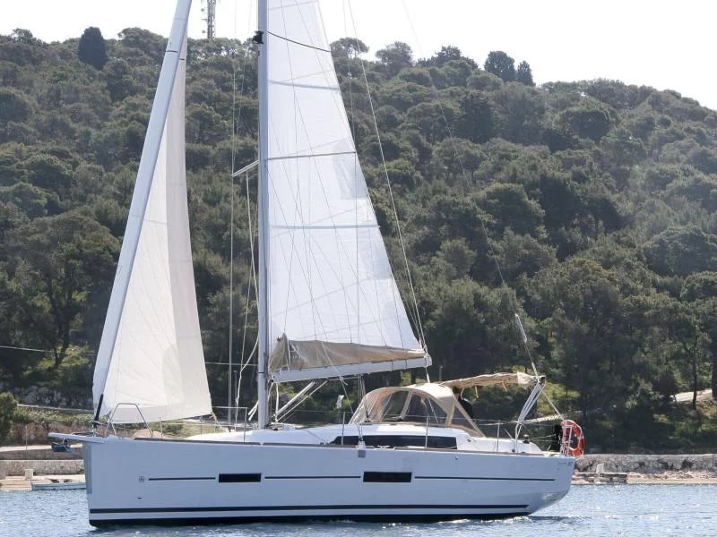 Dufour 382 Grand Large (3 cab/2wc) „Ithaque“ als Charteryacht