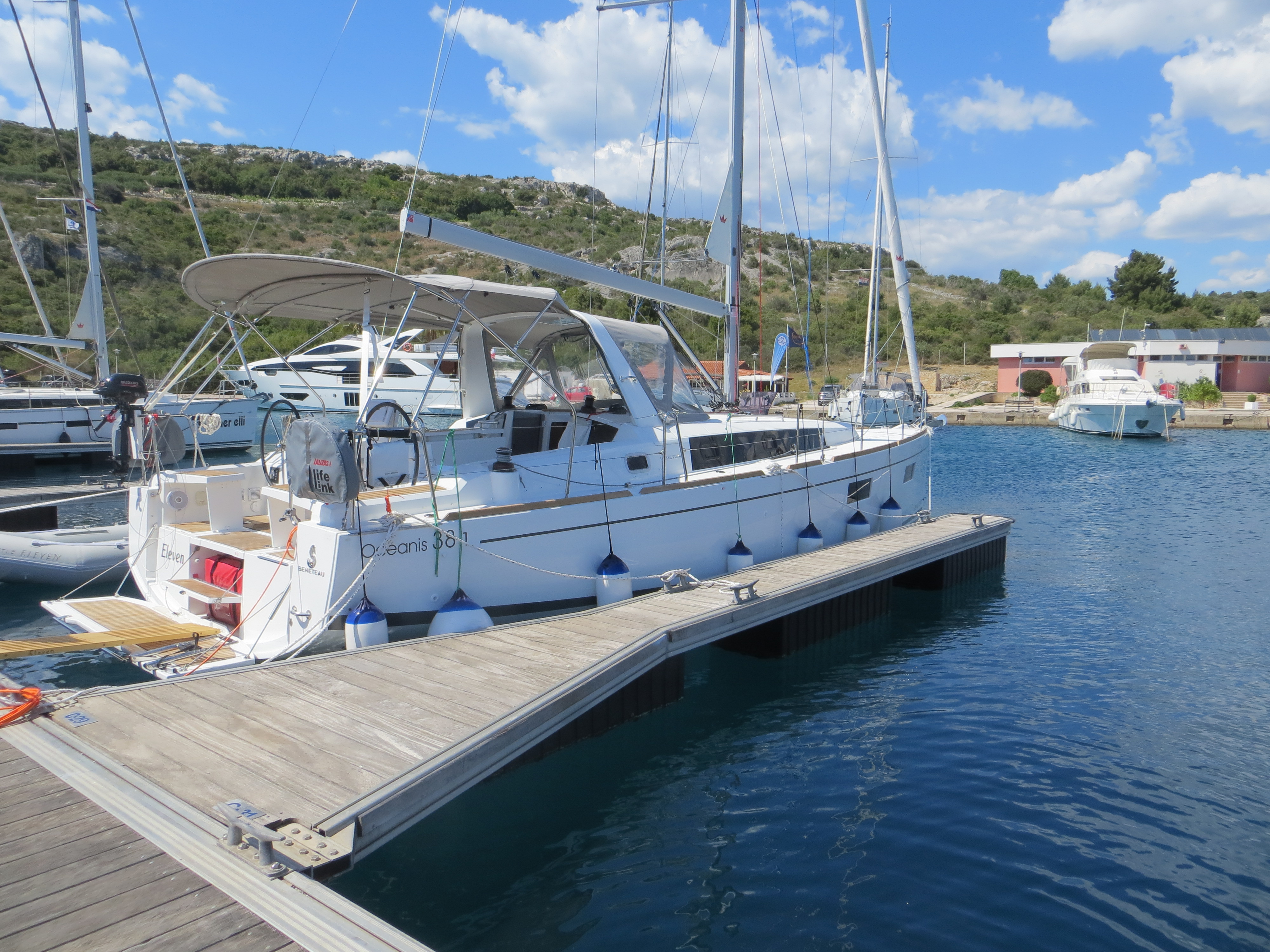 Oceanis 38.1  Top image