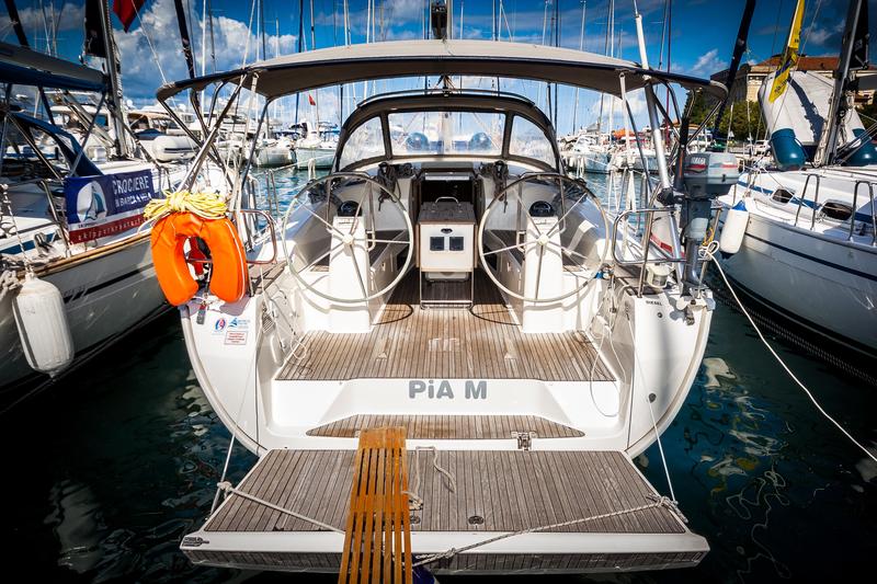 Bavaria Cruiser 40 Top image