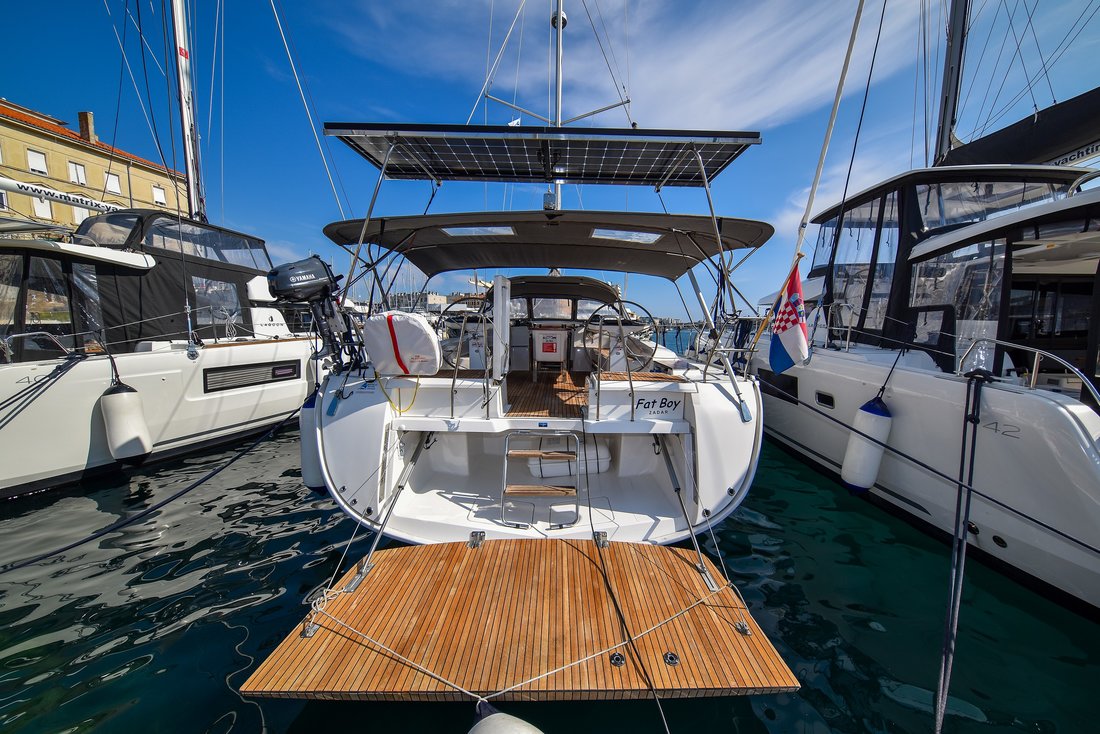 Bavaria Cruiser 56  Top image