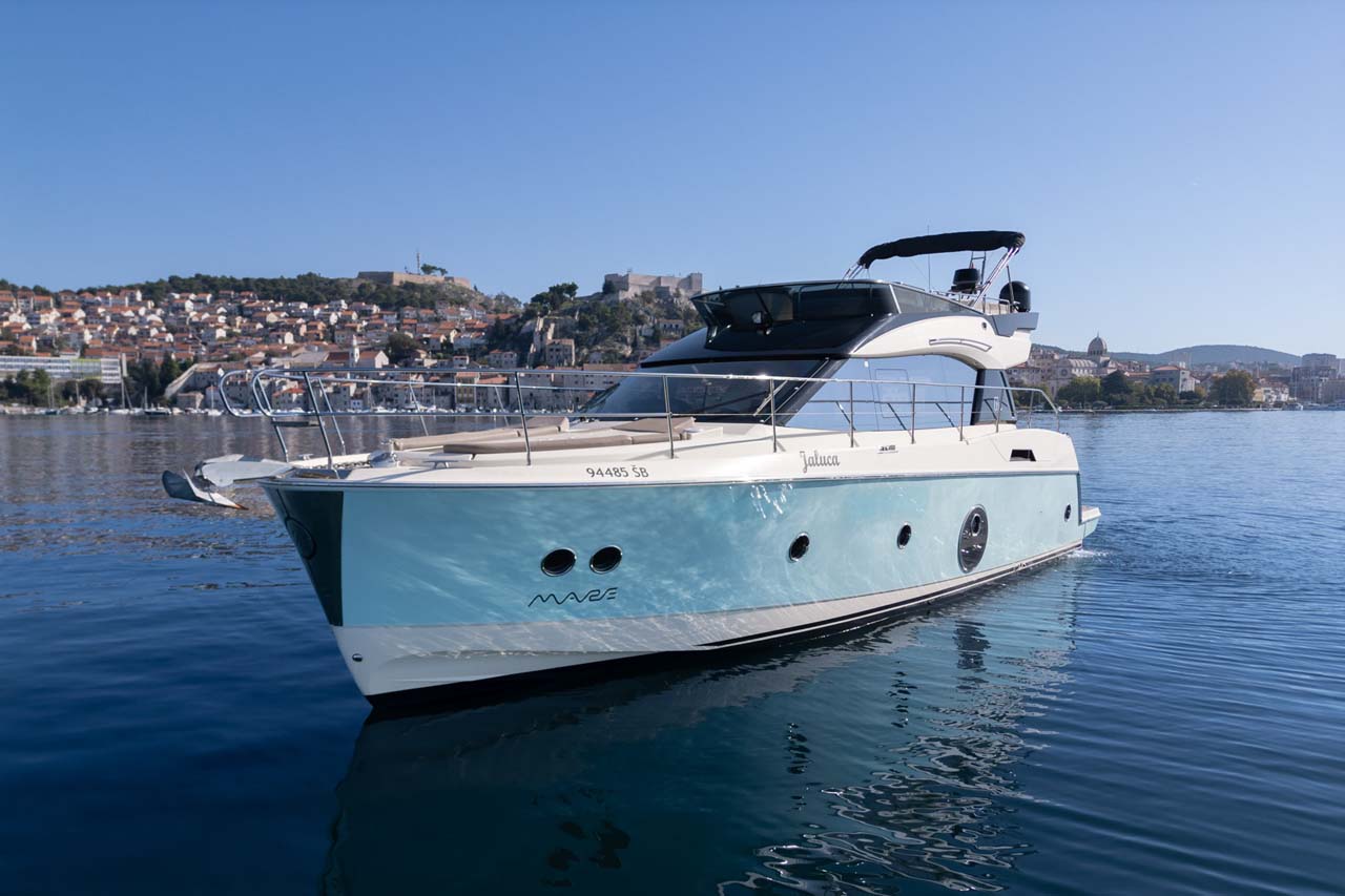 Monte Carlo 5 (3+1cab/2+1wc) „Victory“ als Charteryacht