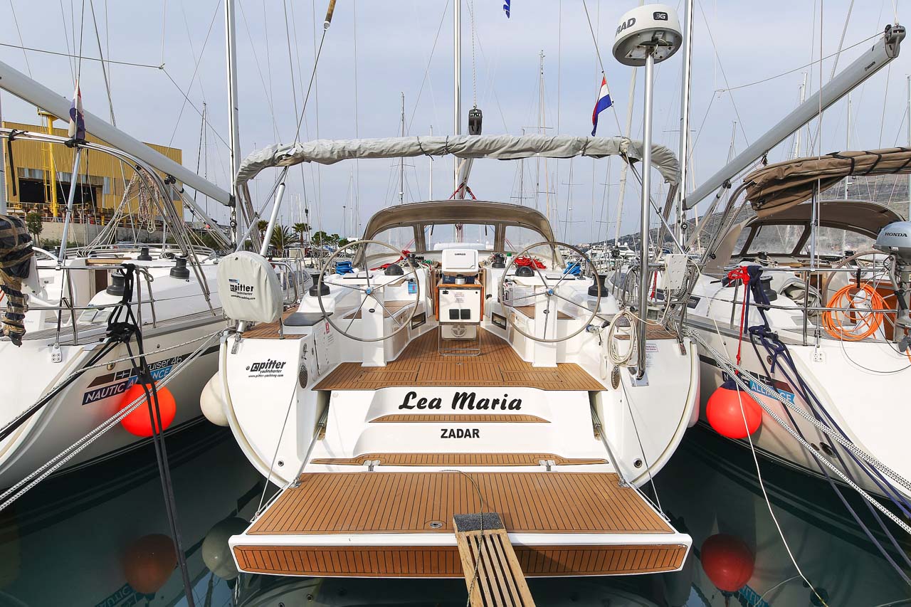 Bavaria Cruiser 50 Top image