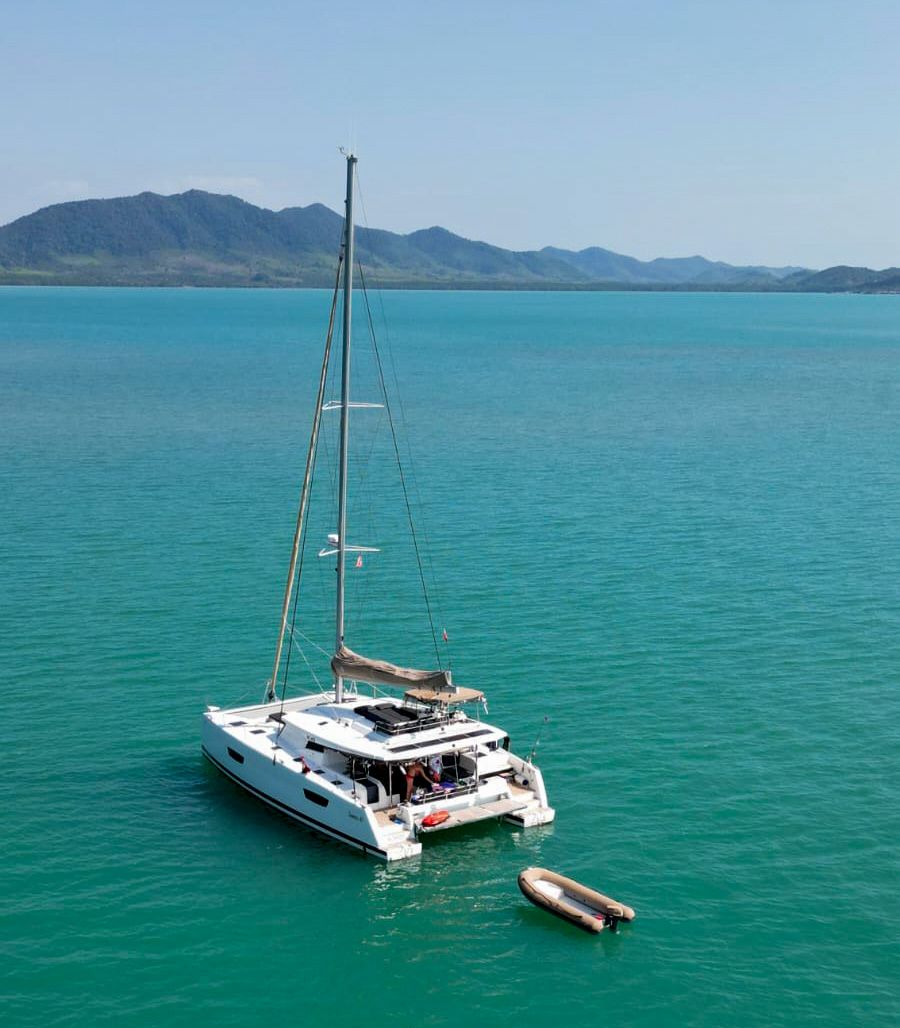 Saona 47 (5cab/5 wc) „Maravelle“ als Charteryacht