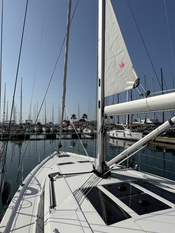 Bavaria C46 Top image