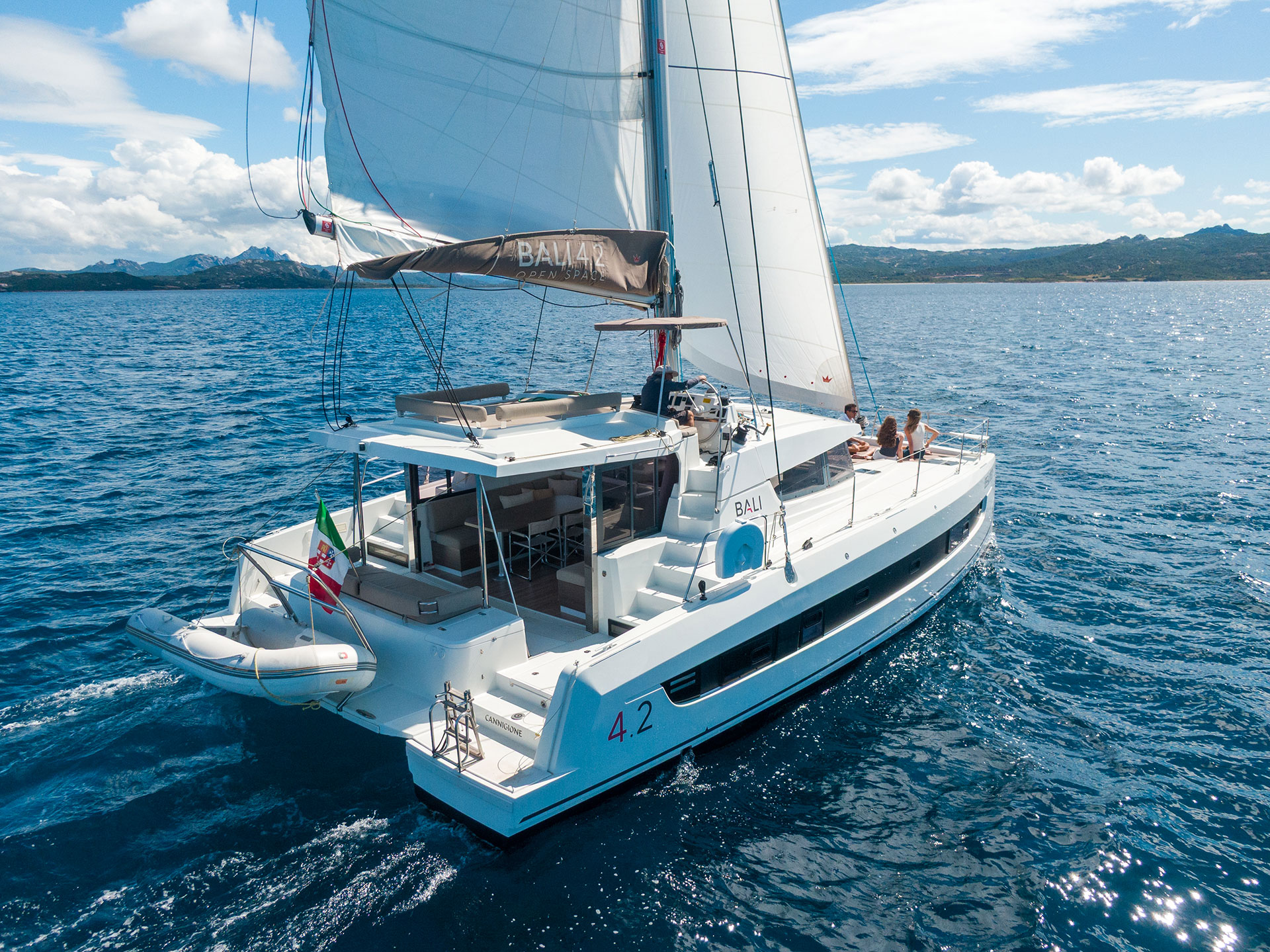 Bali 4.2 „Orsa 5“ als Charteryacht