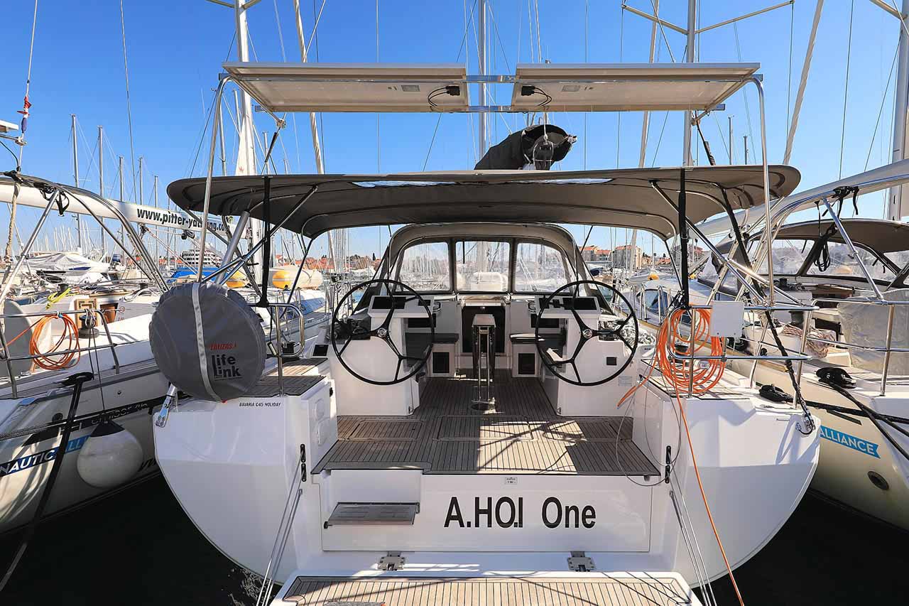 Bavaria C45  Top image