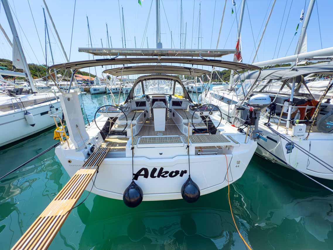 Dufour 44 Top image