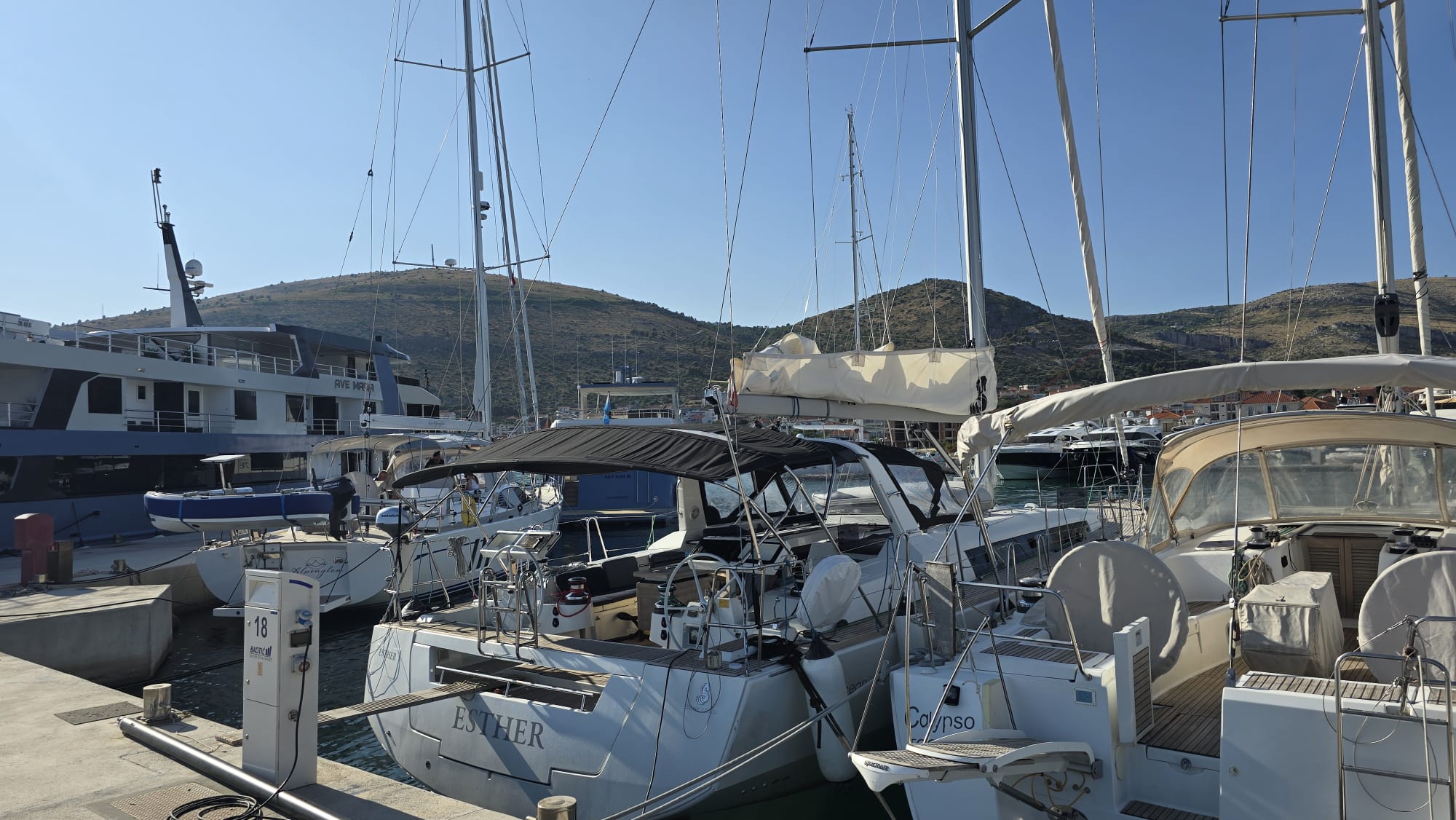 Oceanis 55  Top image