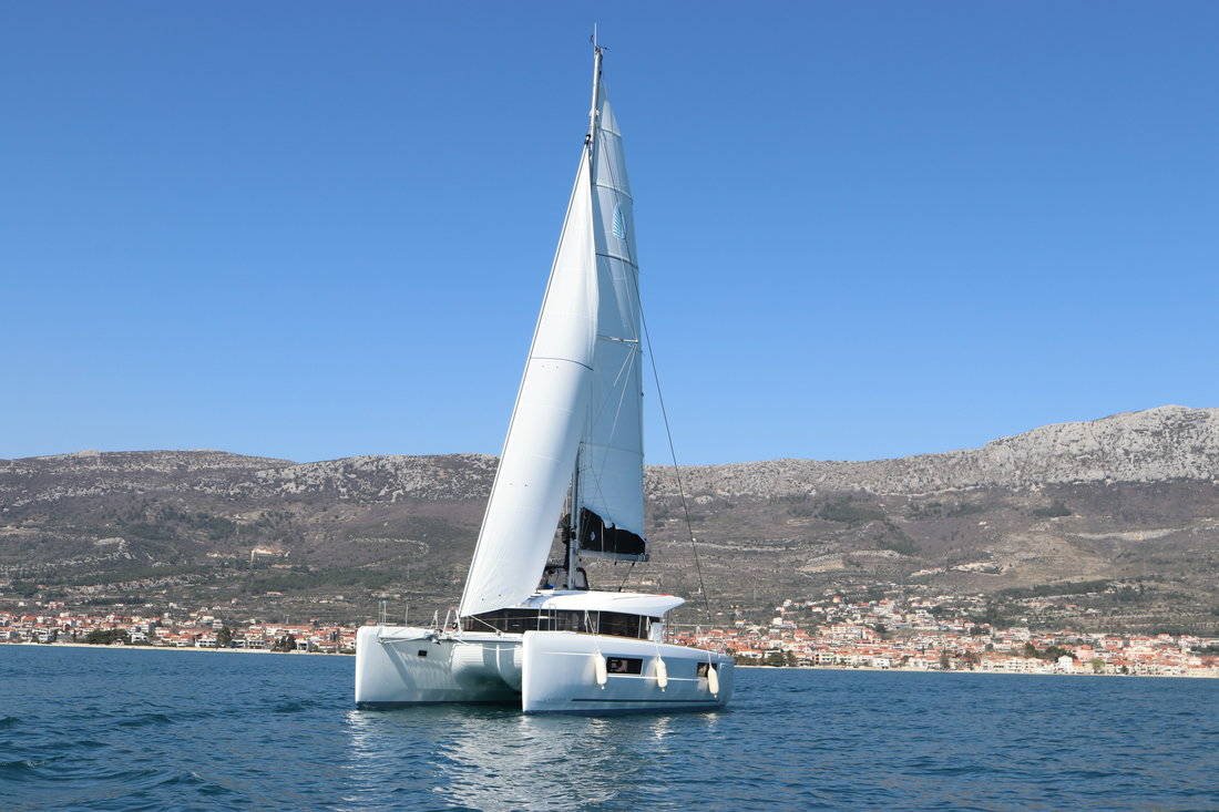 Lagoon 40  Top image