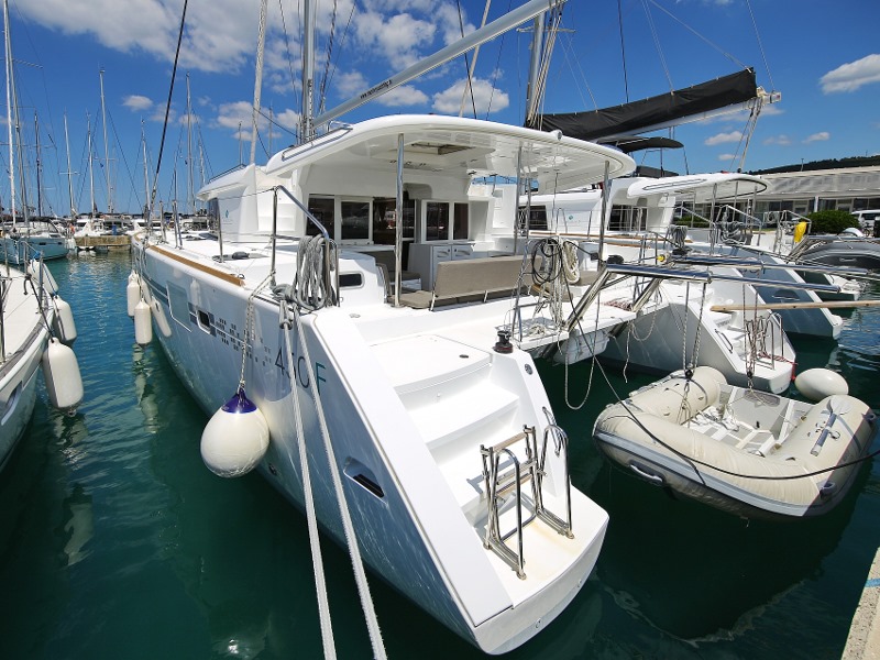 Lagoon 450 F  Top image