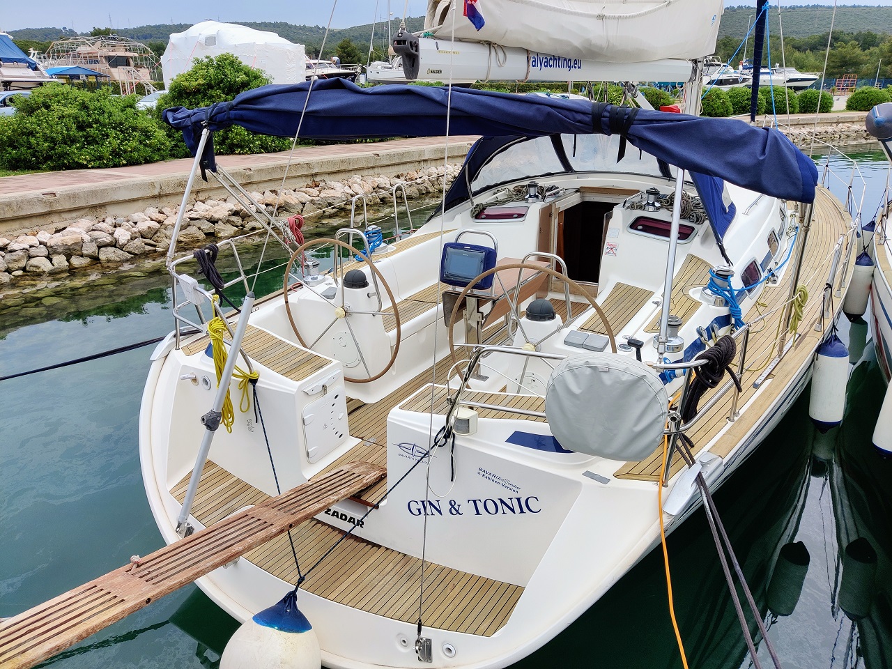 Bavaria 47 Cruiser „Gin & Tonic“ als Charteryacht