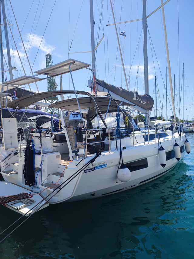 Dufour 44 (2024) „Miram“ als Charteryacht