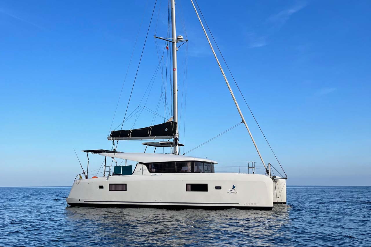 Lagoon 42 (4cab/4wc) „Ocean Light“ als Charteryacht